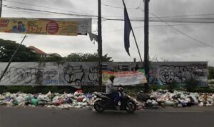 Tumpukan-sampah-di-Bantul-Yogyakarta