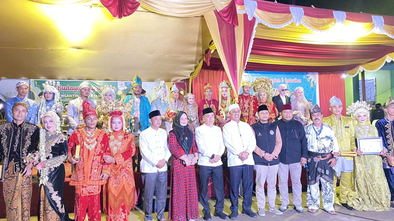 Ketua DPRD Hadiri Festival Budaya Pagarakan Pengantin Sahur Di Pulau Palas