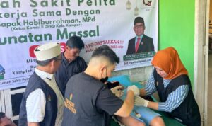 Habiburrahman Anggota DPRD Kampar Gelar Sunatan Massal Gratis