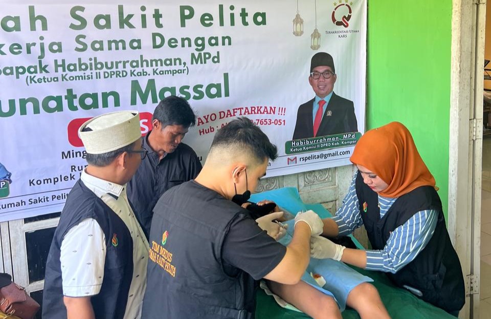 Habiburrahman Anggota DPRD Kampar Gelar Sunatan Massal Gratis