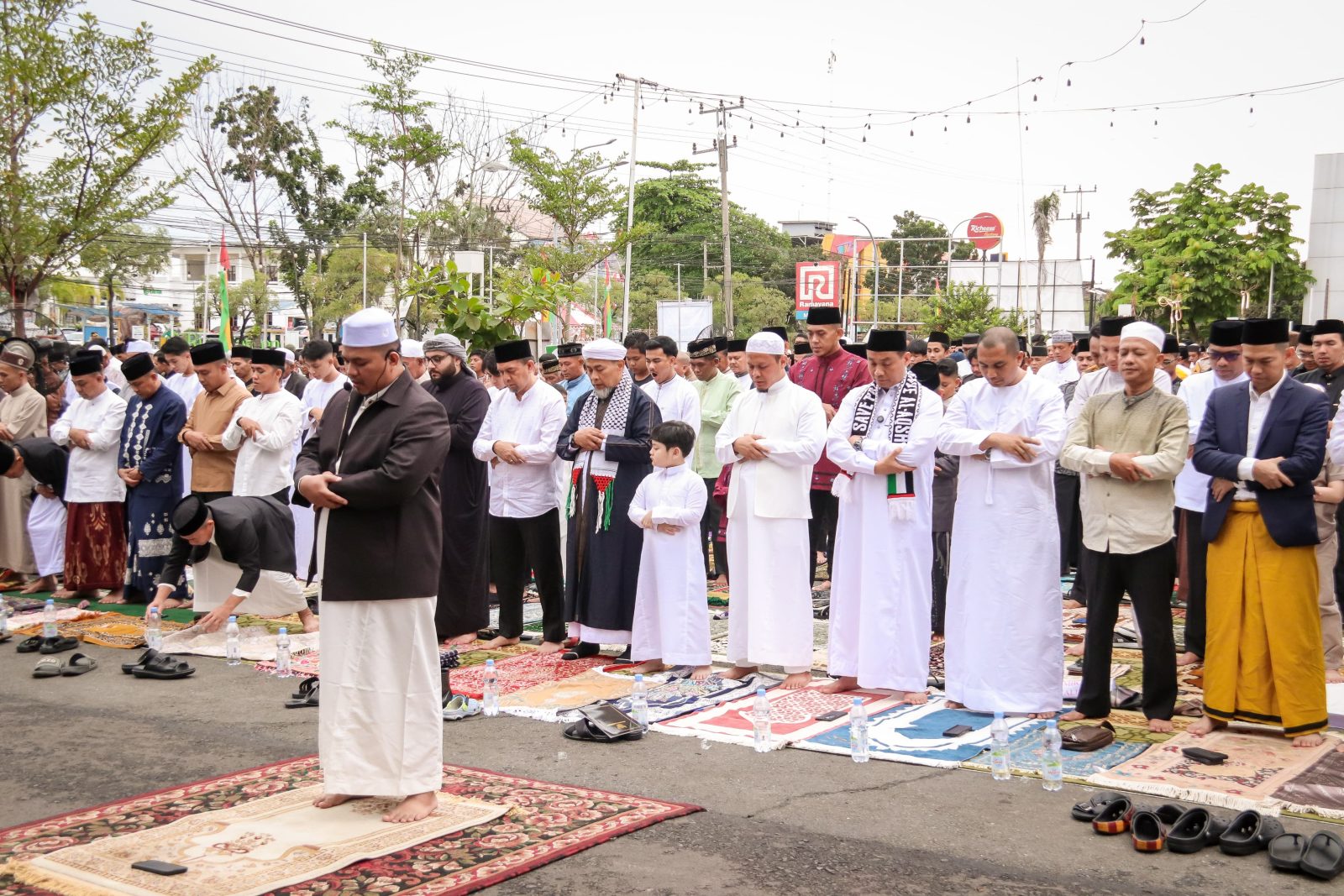 Wali Kota Pekanbaru Agung Nugroho Shalat Idul Fitri 1446 H Bersama Ribuan Warga